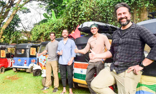 ഒരു ഒന്നൊന്നര ഓട്ടത്തിലാണ്​ ഇൗ ഓ​ട്ടോ​ക​ൾ