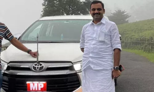 പരിക്കേറ്റയാളെ എം.പിയുടെ വാഹനത്തിൽ ആശുപത്രിയിൽ എത്തിച്ചു