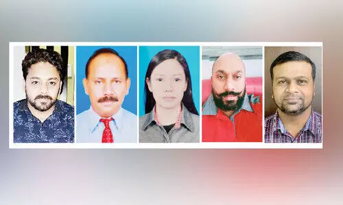 അ​പ്ര​തീ​ക്ഷി​ത​മാ​യി കാ​ർ: ആ​ഹ്ലാ​ദാ​ര​വ​ത്തി​ൽ ഗ്രാ​ൻ​ഡ് ഹൈ​പ്പ​ർ വി​ജ​യി​ക​ൾ