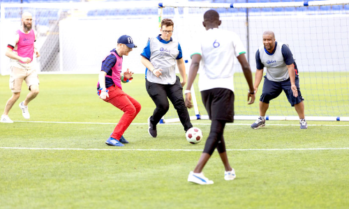 ആ​രാ​ധ​ക​ർക്കും പന്തു തട്ടാം ഇഷ്ട ടീമുകൾക്കായി