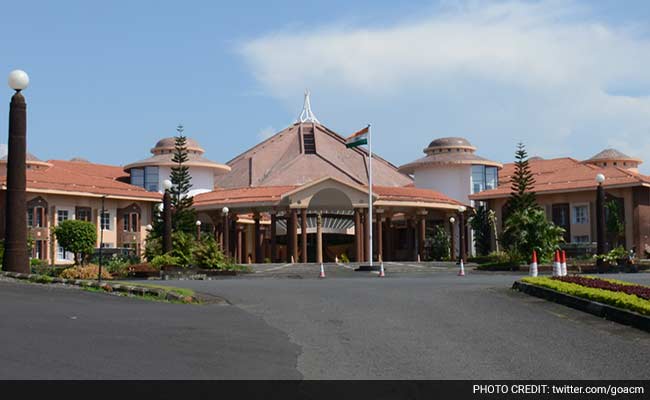 ഗോവയിൽ എട്ട് കോൺഗ്രസ് എം.എൽ.എമാർ പാർട്ടിയിൽ ചേരുമെന്ന് ബി.ജെ.പി ഗോവയിൽ എട്ട് കോൺഗ്രസ് എം.എൽ.എമാർ പാർട്ടിയിൽ ചേരുമെന്ന് ബി.ജെ.പി