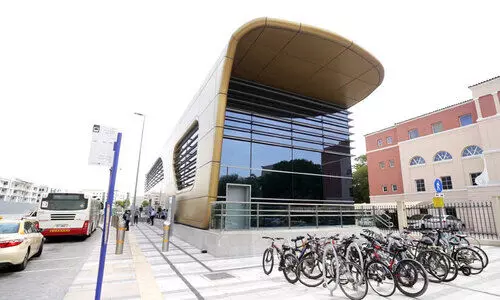 മെട്രോ സ്റ്റേഷനുകളിൽ നിർത്തിയിട്ട ആളില്ലാ സൈക്കിളുകൾ പിടിച്ചെടുത്തു