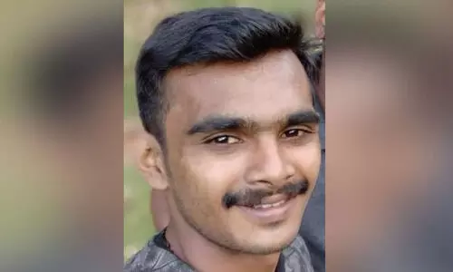 നിർത്തിയിട്ട ലോറിയിൽ ബൈക്കിടിച്ച് യുവാവിന് ദാരുണാന്ത്യം നിർത്തിയിട്ട ലോറിയിൽ ബൈക്കിടിച്ച് യുവാവിന് ദാരുണാന്ത്യം