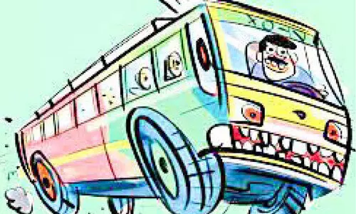 ഭീതി പരത്തി ബസുകളുടെ മത്സരയോട്ടം