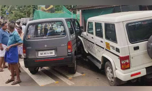 വാഹനാപകടത്തിൽ മൂന്ന് പേർക്ക് പരിക്ക്