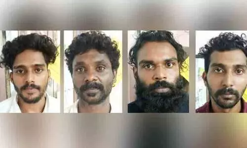 30 ലക്ഷത്തിന്റെ മയക്കുമരുന്ന് പിടികൂടി; നാലുപേർ അറസ്റ്റിൽ 30 ലക്ഷത്തിന്റെ മയക്കുമരുന്ന് പിടികൂടി; നാലുപേർ അറസ്റ്റിൽ