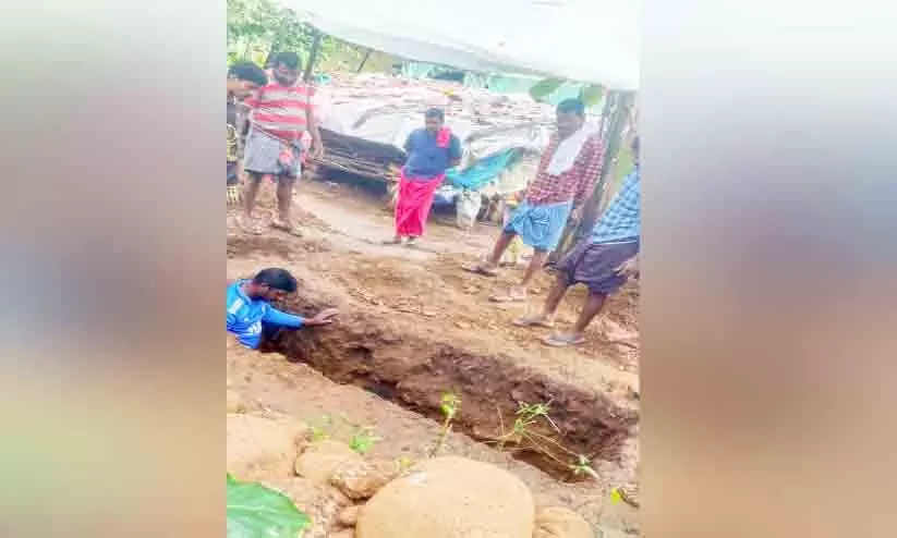 പൊതുശ്മശാനമില്ല; വീടിനുചുറ്റും കുഴിമാടമൊരുക്കേണ്ട ഗതികേടിൽ ആദിവാസികൾ