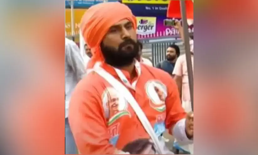 രാഹുല്‍ പ്രധാനമന്ത്രിയായിട്ടേ ചെരുപ്പ് ധരിക്കൂ; ഇത് മഹേഷിന്റെ പ്രതികാരമല്ല, ദിനേശിന്റെ ശപഥം