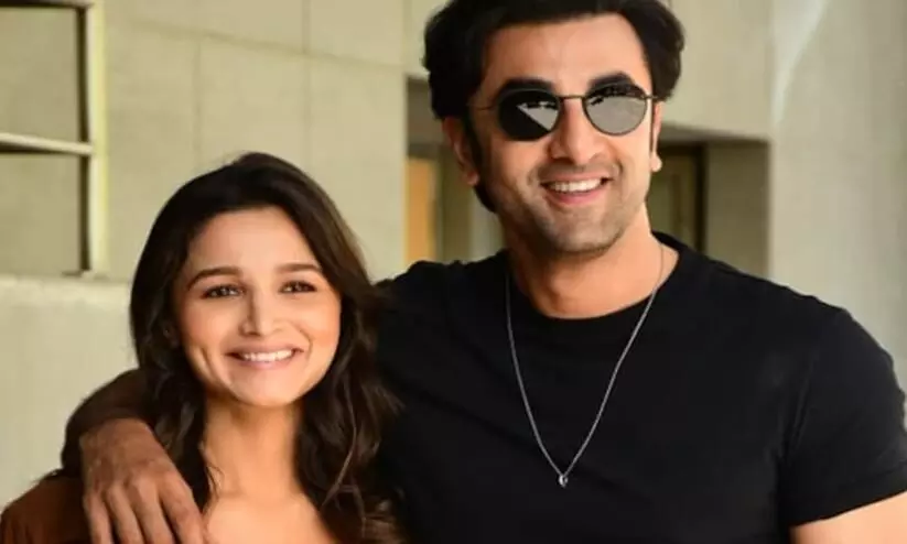 Netizens feel angry With Ranbir Kapoors behaviour With Pregnant Alia bhatt, New Video went Viral Netizens feel angry With Ranbir Kapoors behaviour With Pregnant Alia bhatt, New Video went Viral