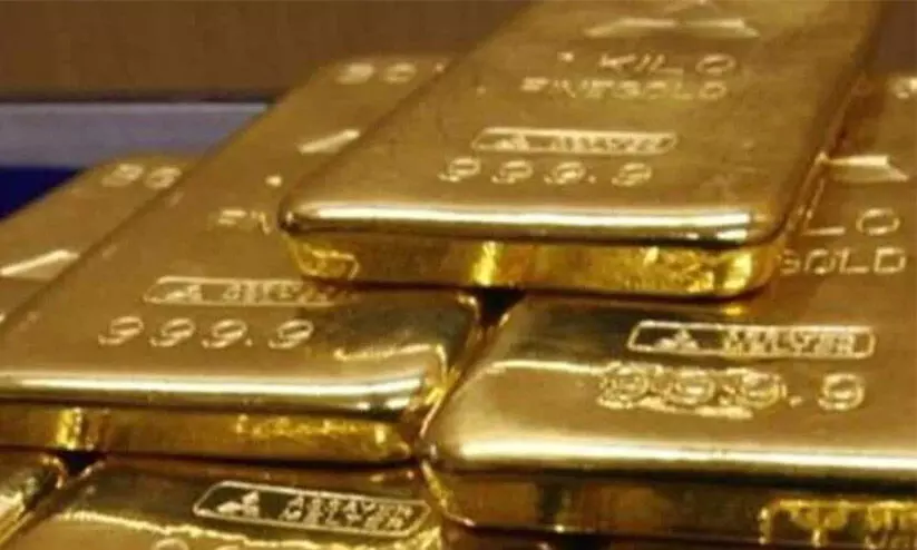 കോഴിക്കോട് വിമാനത്താവളത്തിൽ നിന്ന് 5 കിലോ സ്വർണം പിടികൂടി കോഴിക്കോട് വിമാനത്താവളത്തിൽ നിന്ന് 5 കിലോ സ്വർണം പിടികൂടി