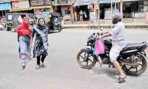 കൽപറ്റ നഗരത്തിൽ പൊടിപോലുമില്ല സീബ്രലൈൻ