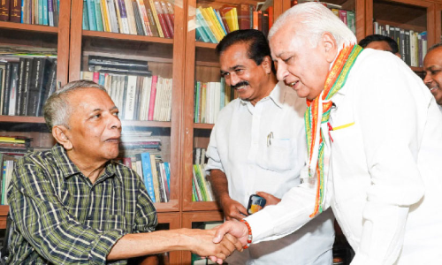 പ്രഫ.സ്കറിയ സക്കറിയയെ ഗവർണർ ആരിഫ് മുഹമ്മദ് ഖാൻ സന്ദർശിച്ചു