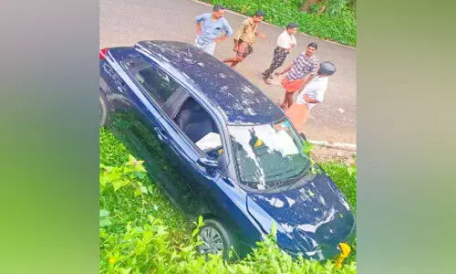 നിയന്ത്രണം വിട്ട് കാർ മറിഞ്ഞു