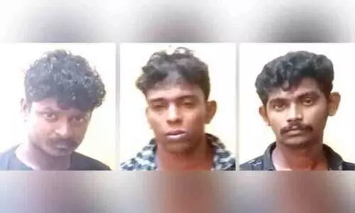 അപകടത്തിൽപെട്ട ലോറിയുടെ ടയർ മോഷ്ടിച്ച മൂന്നംഗ സംഘം പിടിയിൽ