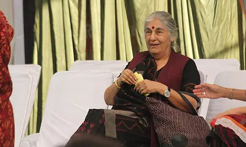 വിഴിഞ്ഞം പദ്ധതിക്കെതിരായ രാഹുലിന്റെ നിലപാട് കാപട്യം -സുഭാഷിണി അലി വിഴിഞ്ഞം പദ്ധതിക്കെതിരായ രാഹുലിന്റെ നിലപാട് കാപട്യം -സുഭാഷിണി അലി