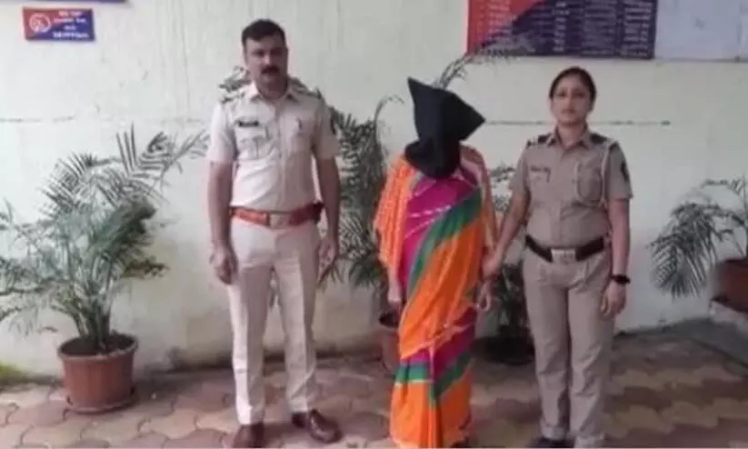 മകളുടെ കാമുകന്റെ കണ്ണിൽ മുളകുപൊടി വിതറി മർദിച്ചു; അമ്മയും ആൺമക്കളും അറസ്റ്റിൽ