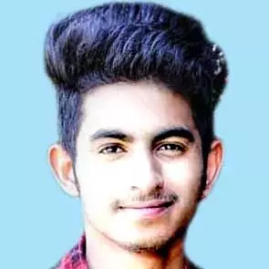 മൂ​വാ​റ്റു​പു​ഴ സ്വ​ദേ​ശി​യാ​യ വി​ദ്യാ​ർ​ഥി ബം​ഗ​ളൂ​രു​വി​ൽ വാ​ഹ​നാ​പ​ക​ട​ത്തി​ൽ മ​രി​ച്ചു