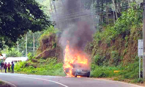 ഓടിക്കൊണ്ടിരുന്ന കാറിന് തീപിടിച്ചു