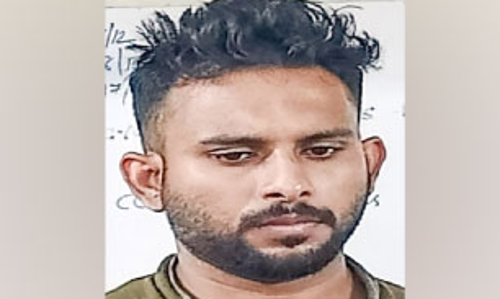 50 പവനും രണ്ടുലക്ഷവും കവർന്ന യുവാവ് അറസ്റ്റിൽ 50 പവനും രണ്ടുലക്ഷവും കവർന്ന യുവാവ് അറസ്റ്റിൽ