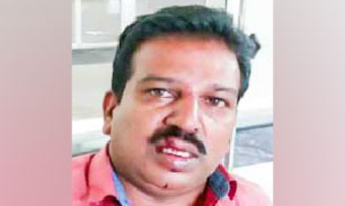 നായ്ക്കൾ വട്ടംചാടി; സ്കൂട്ടർ മറിഞ്ഞ് യാത്രക്കാരന് പരിക്ക്