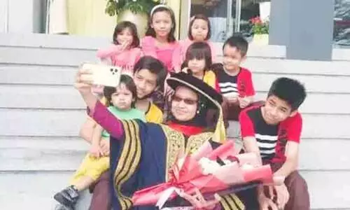 malesian mom with his children