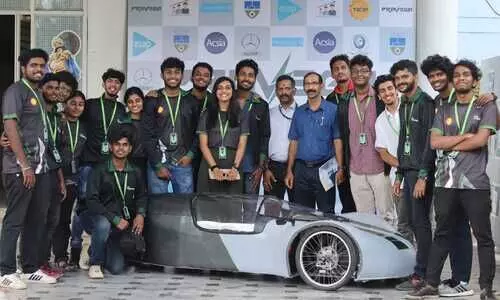 മലയാളി വിദ്യാർത്ഥികൾ വികസിപ്പിച്ച ഇലക്ട്രിക് കാർ, അന്താരാഷ്ട്ര ചാമ്പ്യൻഷിപ്പിൽ മത്സരിക്കുന്നു മലയാളി വിദ്യാർത്ഥികൾ വികസിപ്പിച്ച ഇലക്ട്രിക് കാർ, അന്താരാഷ്ട്ര ചാമ്പ്യൻഷിപ്പിൽ മത്സരിക്കുന്നു