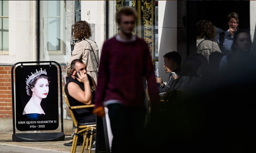 എലിസബത്ത് രാജ്ഞിയുടെ സംസ്കാരം: നിശ്ശബ്ദതക്കായി 100 വിമാനങ്ങൾ നിർത്തിയിടും