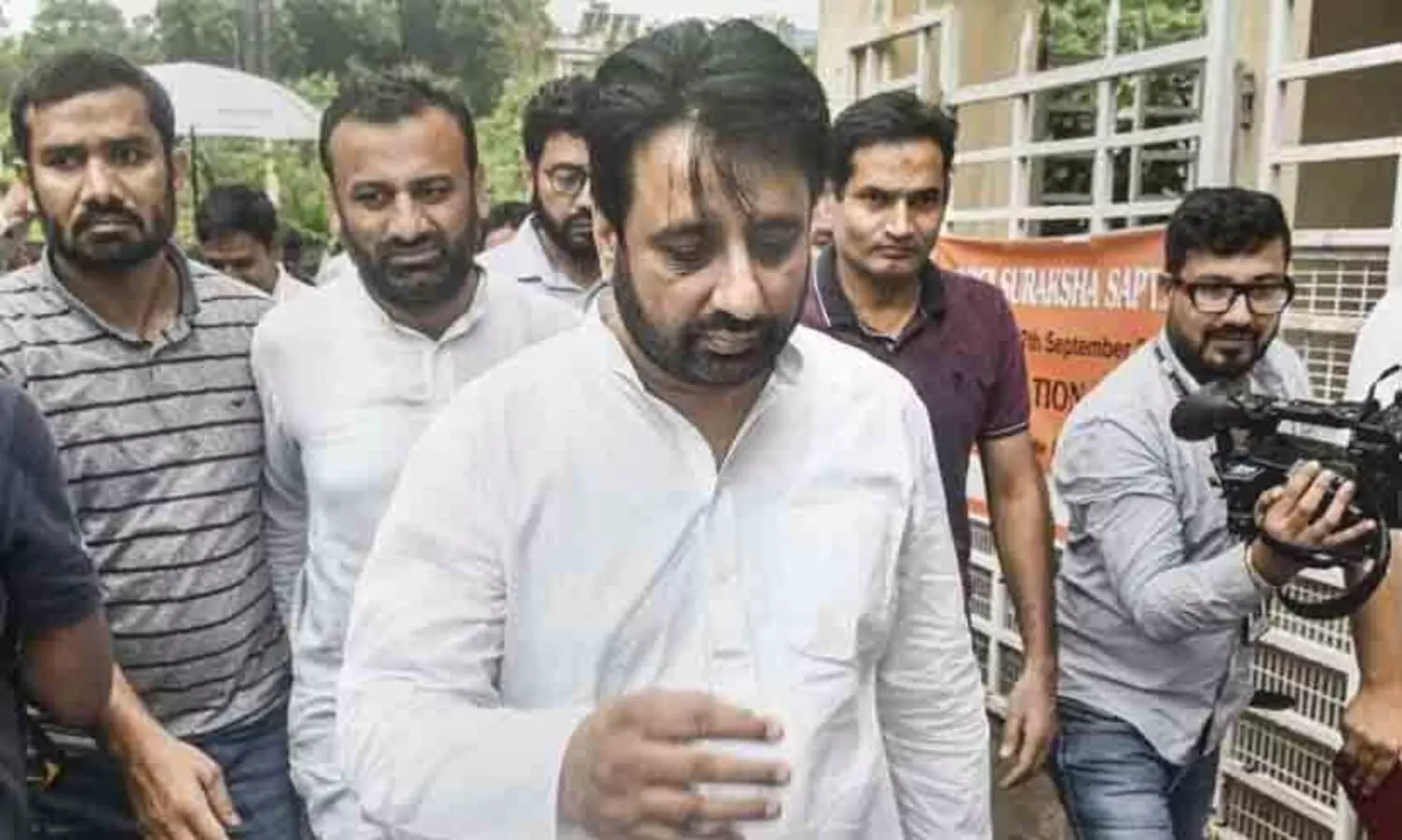 ഡൽഹി വഖഫ് ബോർഡ് നിയമന ക്രമക്കേട്; അമാനത്തുല്ല ഖാൻ പൊലീസ് കസ്റ്റഡിയിൽ