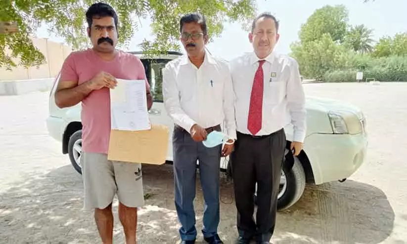 സഹായിച്ചവരോട് നന്ദിപറഞ്ഞ് രാജേഷ് നാടണഞ്ഞു സഹായിച്ചവരോട് നന്ദിപറഞ്ഞ് രാജേഷ് നാടണഞ്ഞു