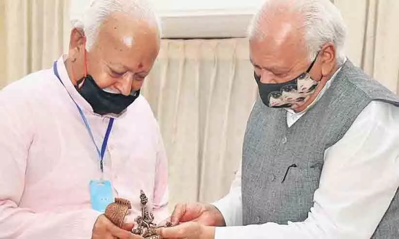 തൃശൂരിൽ മോഹൻ ഭാഗവതുമായി ഗവർണറുടെ കൂടിക്കാഴ്ച തൃശൂരിൽ മോഹൻ ഭാഗവതുമായി ഗവർണറുടെ കൂടിക്കാഴ്ച