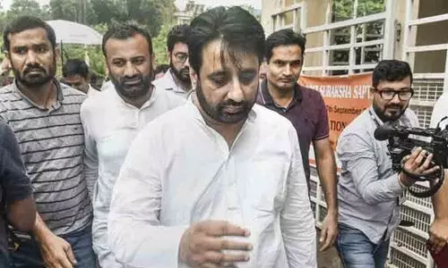 ഡൽഹി വഖഫ് ബോർഡ് നിയമന ക്രമക്കേട്; അമാനത്തുല്ല ഖാൻ പൊലീസ് കസ്റ്റഡിയിൽ