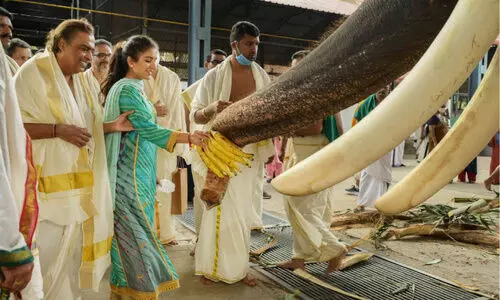 മു​കേ​ഷ് അം​ബാ​നി ഗു​രു​വാ​യൂ​രി​ല്‍; സ​മ​ര്‍പ്പി​ച്ച​ത് 1.51 കോ​ടി