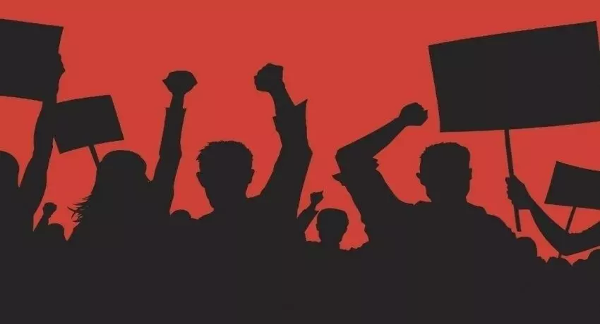 ഗുജറാത്തിൽ ലീവെടുത്ത് സർക്കാർ ജീവനക്കാരുടേയും അധ്യാപകരുടേയും പ്രതിഷേധം ഗുജറാത്തിൽ ലീവെടുത്ത് സർക്കാർ ജീവനക്കാരുടേയും അധ്യാപകരുടേയും പ്രതിഷേധം