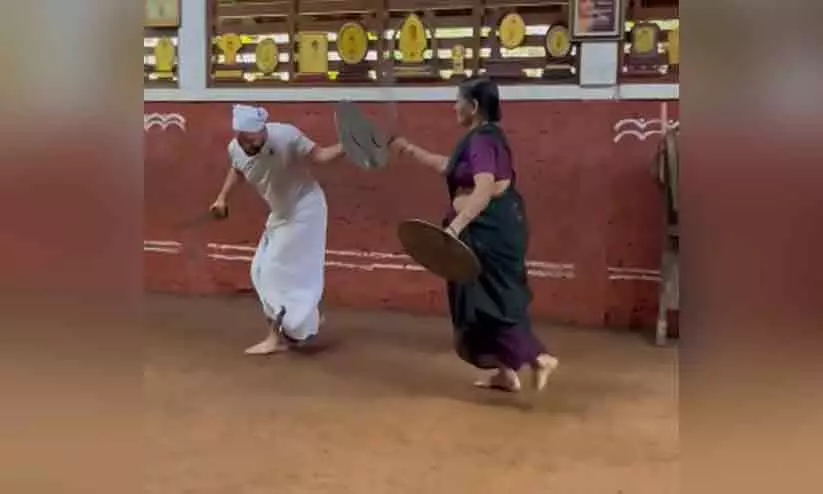 മീനാക്ഷിയമ്മ വാൾചുഴറ്റി; താൻ ഷവർമയായെന്ന്​ ഖാലിദ്​ അൽ അമീരി !