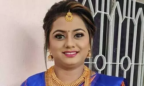 ലിഫ്റ്റിനിടയിൽ കുടുങ്ങി അധ്യാപിക മരിച്ചു ലിഫ്റ്റിനിടയിൽ കുടുങ്ങി അധ്യാപിക മരിച്ചു