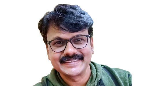 കലാഭവൻ  സുധി  വേദിയിൽ