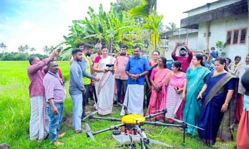 കീടനാശിനി തളിക്കാൻ ഇനി ഡ്രോണുകൾ