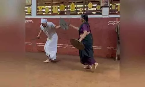 മീനാക്ഷിയമ്മ വാൾചുഴറ്റി; താൻ ഷവർമയായെന്ന്​ ഖാലിദ്​ അൽ അമീരി !