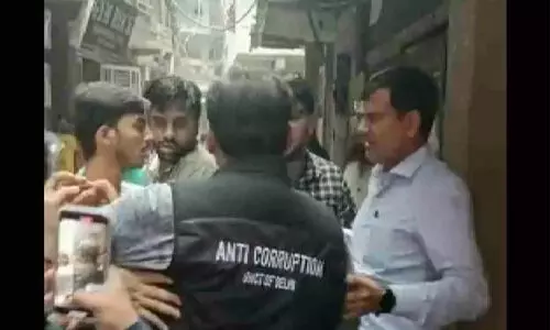 അമാനത്തുല്ല ഖാന്‍റെ സുഹൃത്തുക്കളും അറസ്റ്റിൽ