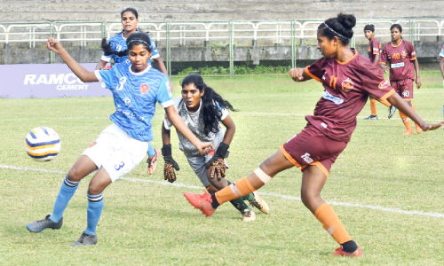 കേരള വനിത ലീഗ് ഫുട്ബാള്; പൂവാറിനെ പറത്തിവിട്ട് ഗോകുലം കേരള വനിത ലീഗ് ഫുട്ബാള്; പൂവാറിനെ പറത്തിവിട്ട് ഗോകുലം