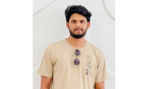 നറുക്കെടുപ്പിൽ 65ലക്ഷം; അവകാശിക്ക്​ കൈമാറി മലയാളി യുവാവിന്‍റെ സത്യസന്ധത