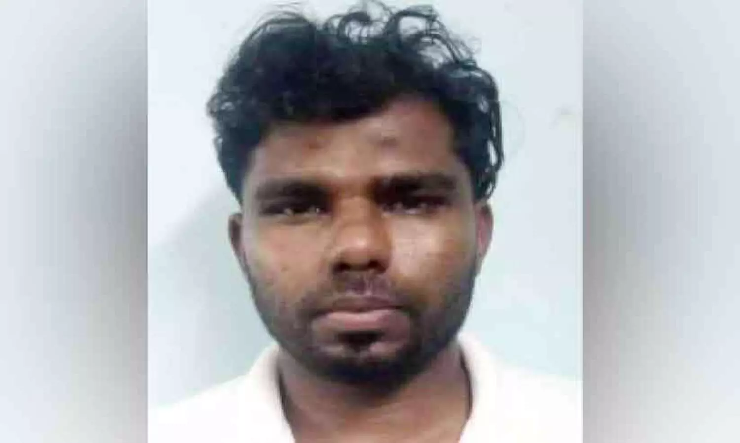 കരിപ്പൂര്‍ വഴി കടത്തിയ ഒരു കിലോയിലധികം സ്വര്‍ണം പിടികൂടി