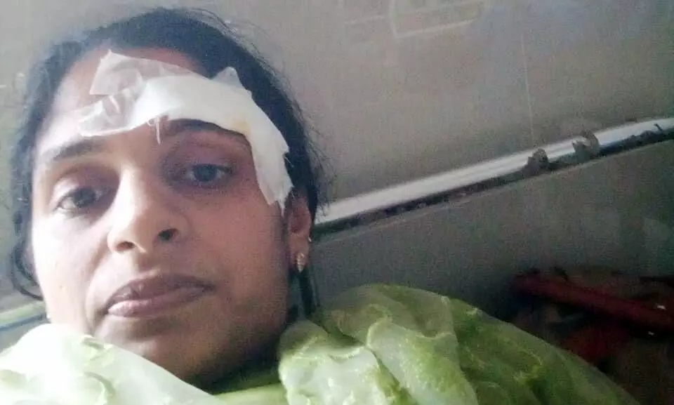 സാമൂഹികാരോഗ്യ കേന്ദ്രത്തിൽ അഡ്മിറ്റായ യുവതിയെ നായ് ആക്രമിച്ചു; വീണ് തലക്ക് പരിക്കേറ്റു