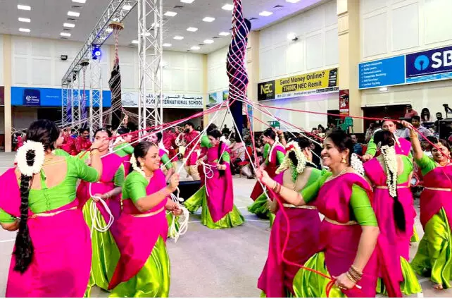 ആയിരങ്ങളെ ആകർഷിച്ച് ചരടു പിന്നിക്കളി