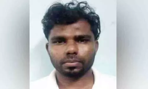 കരിപ്പൂര്‍ വഴി കടത്തിയ ഒരു കിലോയിലധികം സ്വര്‍ണം പിടികൂടി