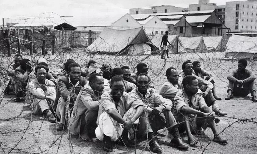 ബന്ധനസ്ഥരാക്കപ്പെട്ട കെനിയയിലെ മൗ മൗ പ്രക്ഷോഭകാരികൾ