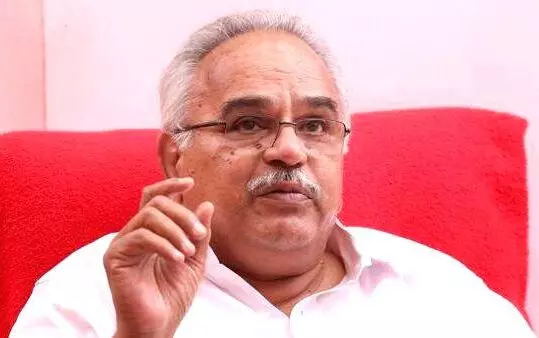 ഗവർണർ സംഘ പരിവാറിന് വേണ്ടി ദാസ്യ വേല ചെയ്യുന്നുവെന്ന് കാനം രാജേന്ദ്രൻ ഗവർണർ സംഘ പരിവാറിന് വേണ്ടി ദാസ്യ വേല ചെയ്യുന്നുവെന്ന് കാനം രാജേന്ദ്രൻ