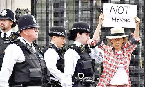 British people say Let the monarchy end