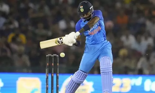 മൊഹാലി ട്വന്‍റി20: പാണ്ഡ്യ 30 പന്തിൽ 71; രാഹുൽ 55; ഓസിസിനെതിരെ ഇന്ത്യക്ക് 208 റൺസ്