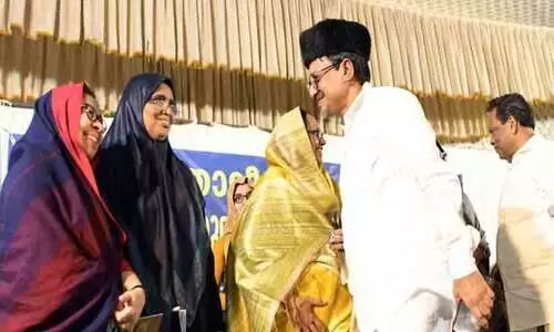 വോട്ടിനായി മദ്യം വിളമ്പുന്ന പാർട്ടികളുടെ കാപട്യം തുറന്ന് പറയണം -സാദിഖലി തങ്ങൾ